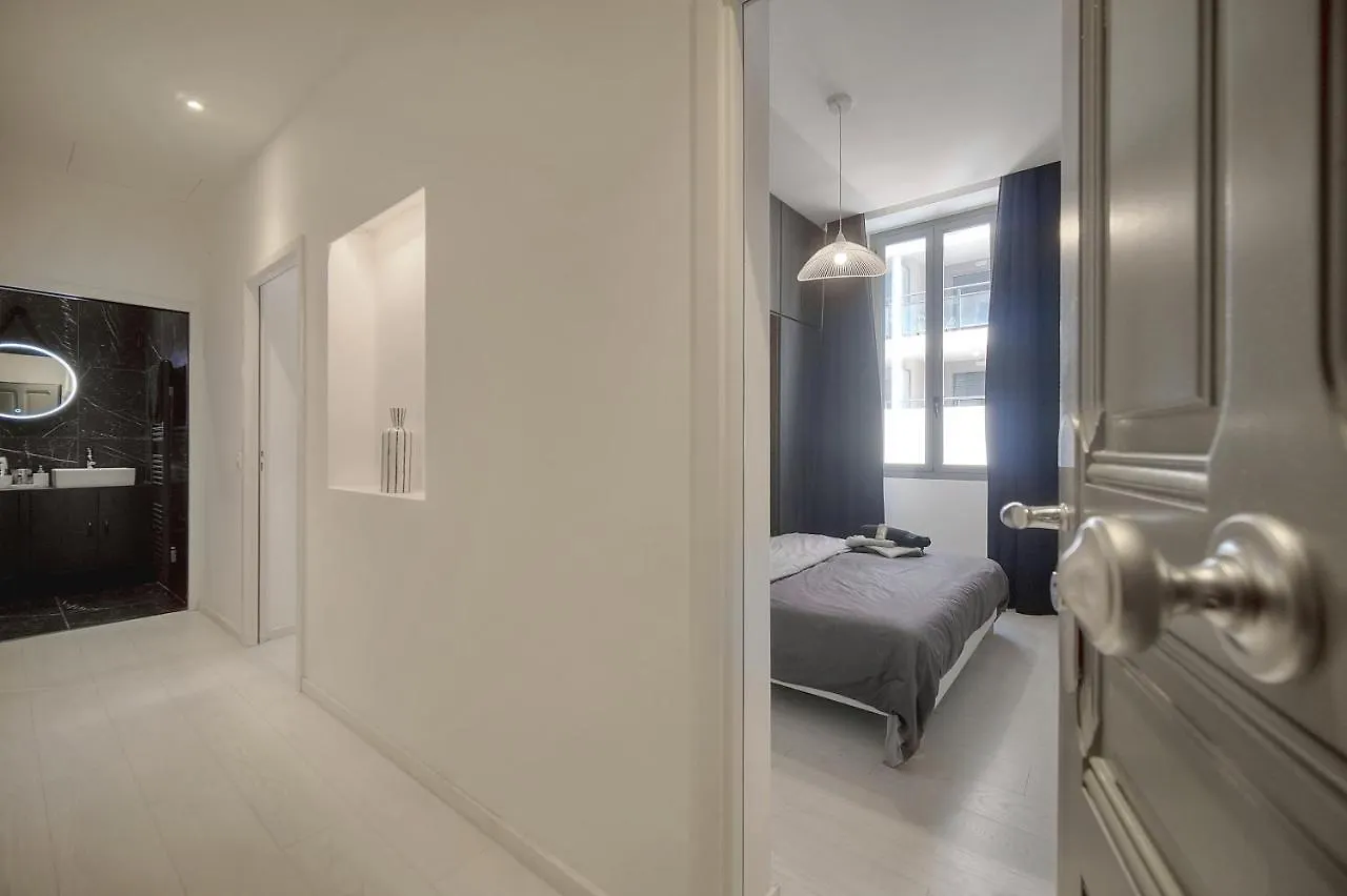 Superbe Flat 2 Chambres And 1 Canape Convertible 3P1 Cannes 0*,  France