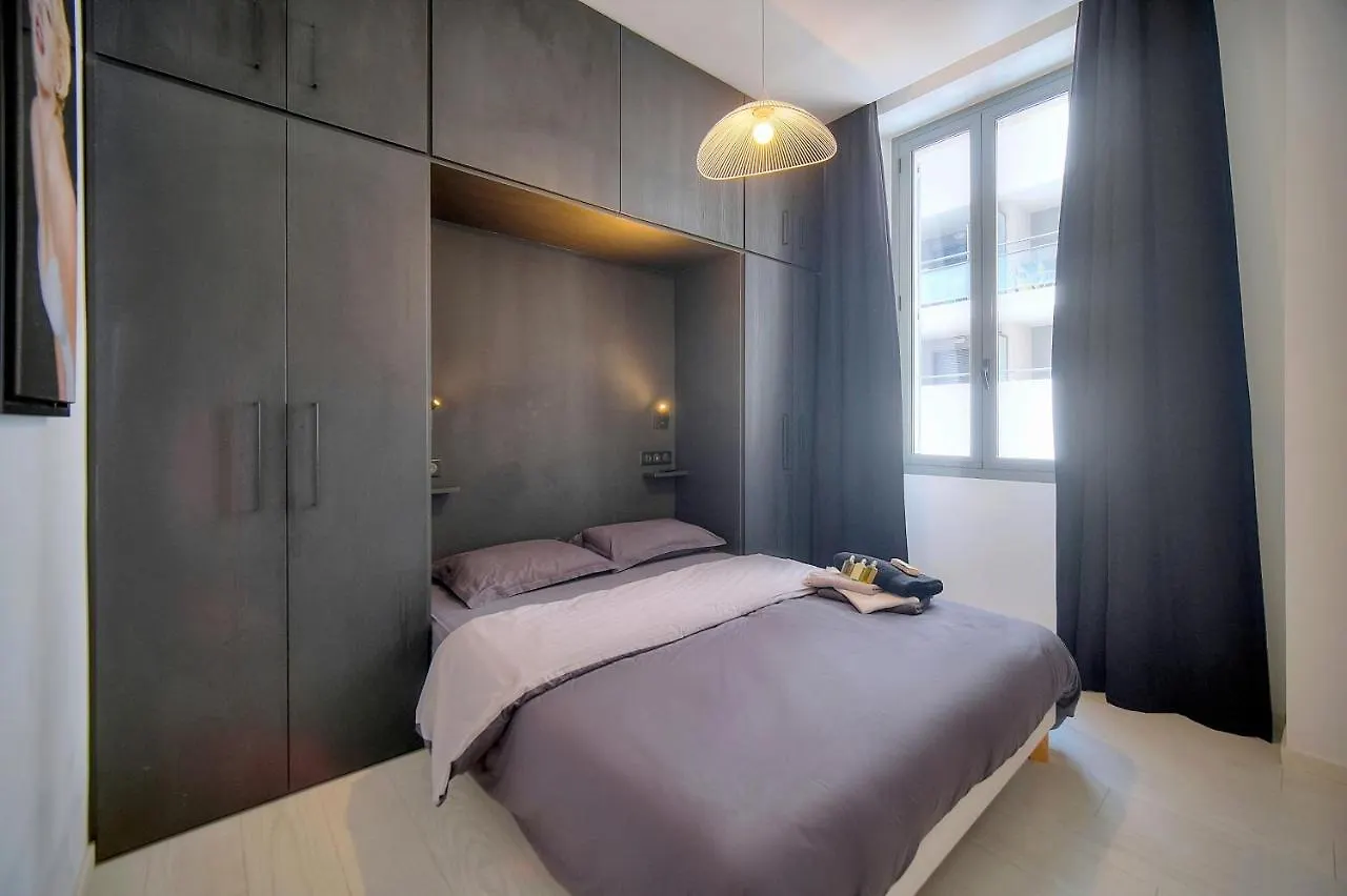 Superbe Flat 2 Chambres And 1 Canape Convertible 3P1 Cannes 0*,  France